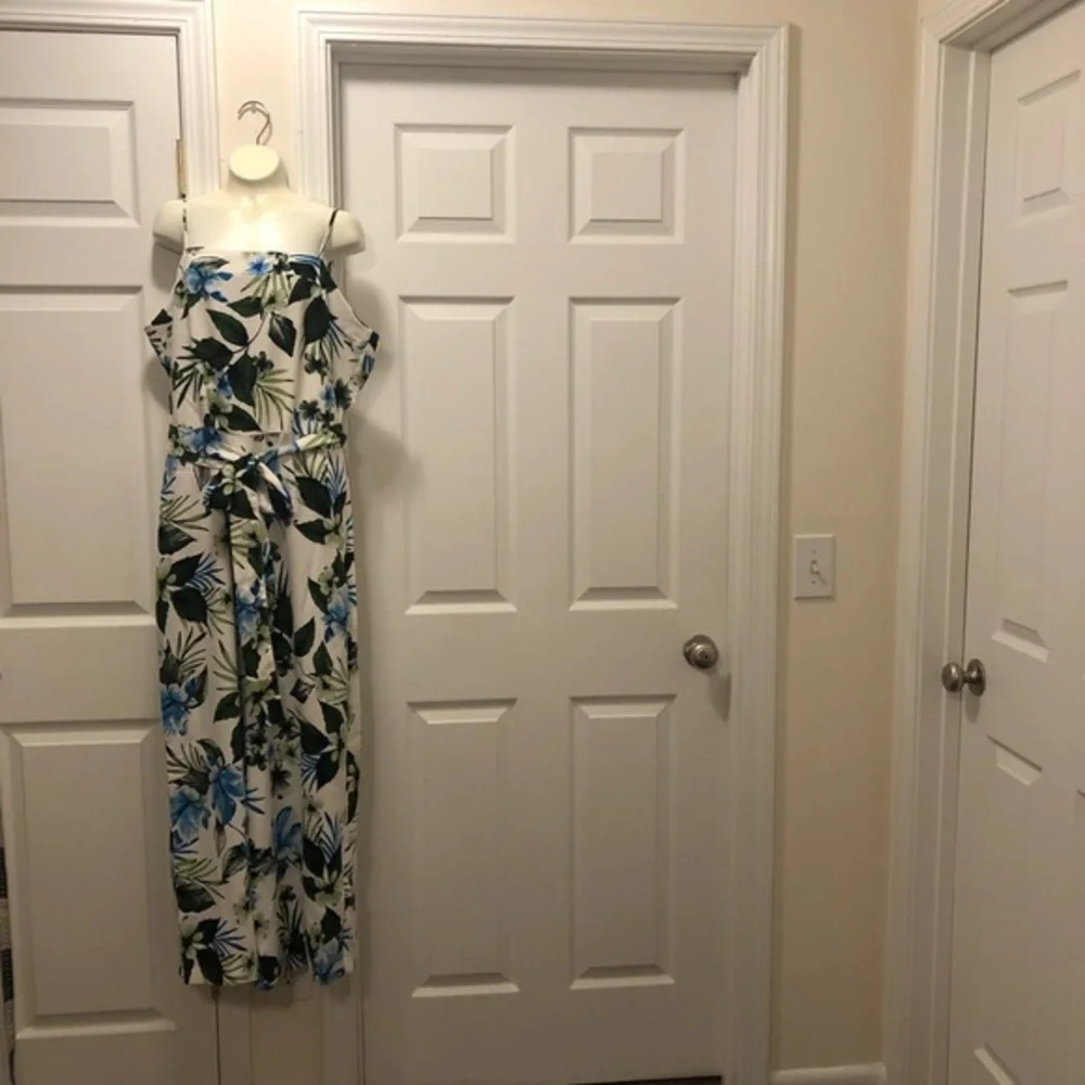 NEW Banana Republic White Tropical Floral Jumpsuit - Picture 2 of 8